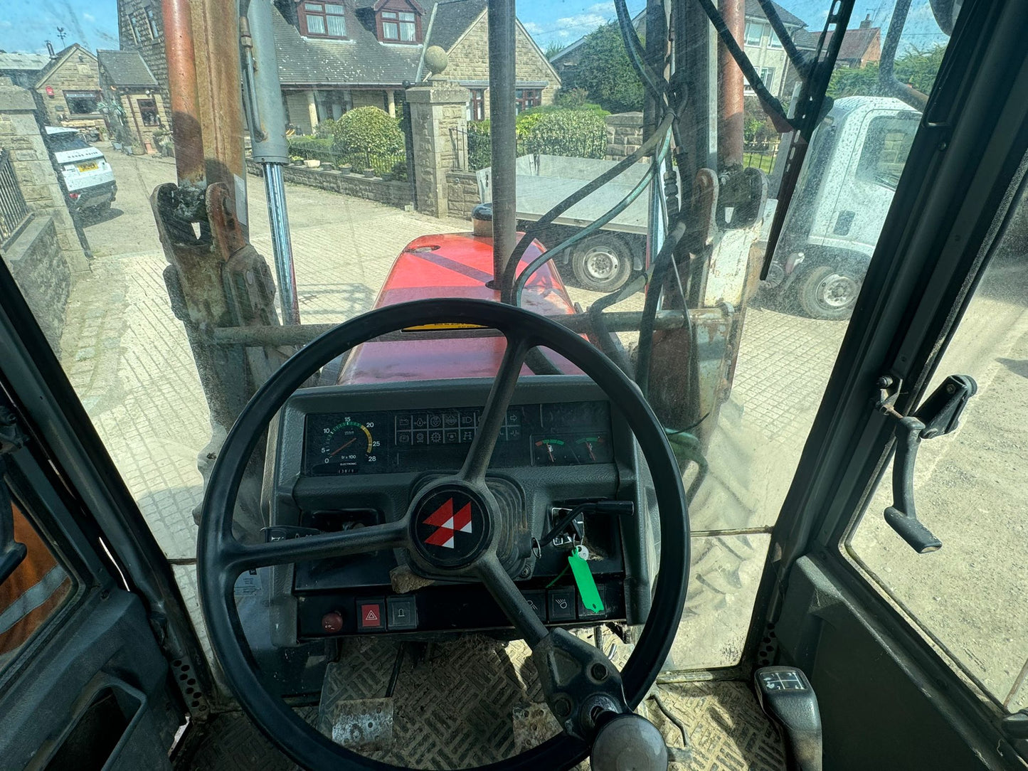MASSEY FURGUSON 3080 LOADER TRACTOR