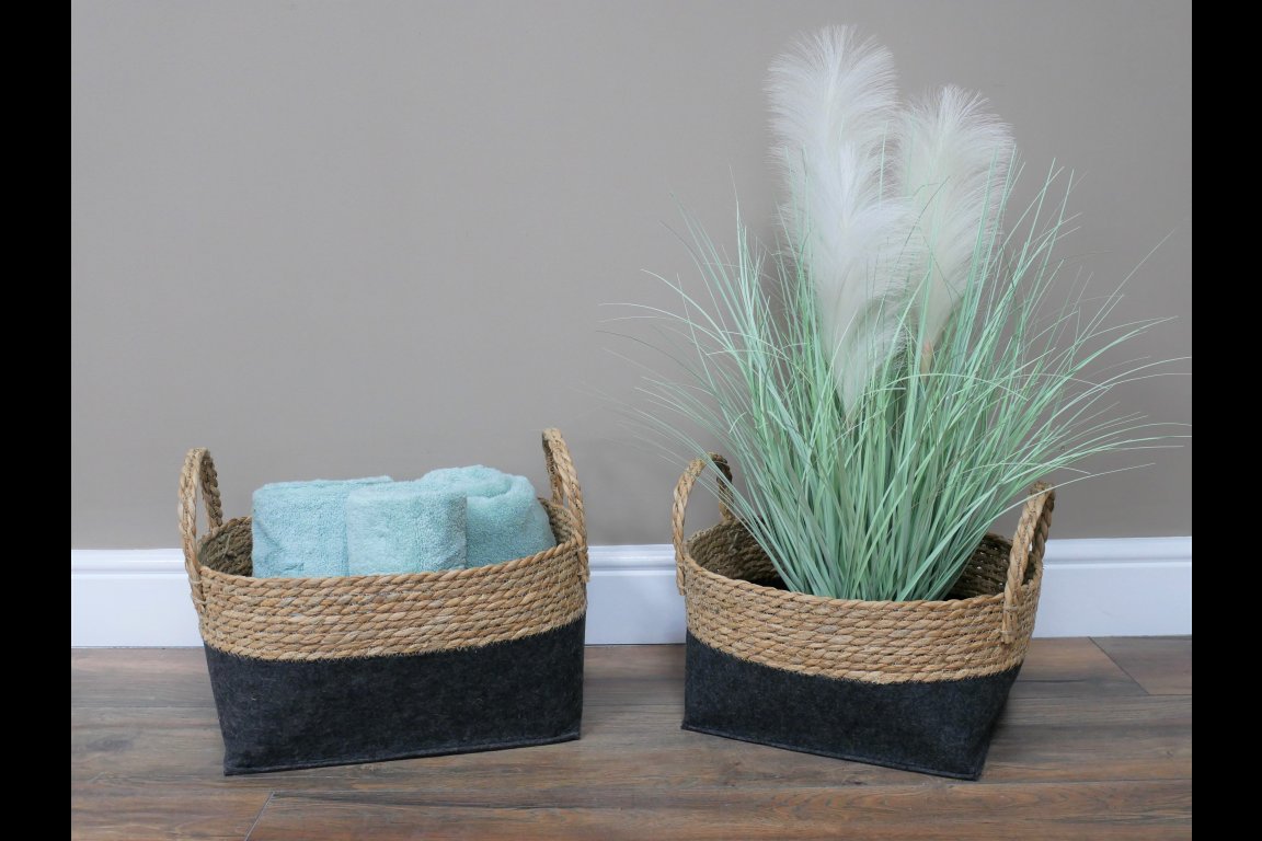 Set Of Two Baskets / Planters