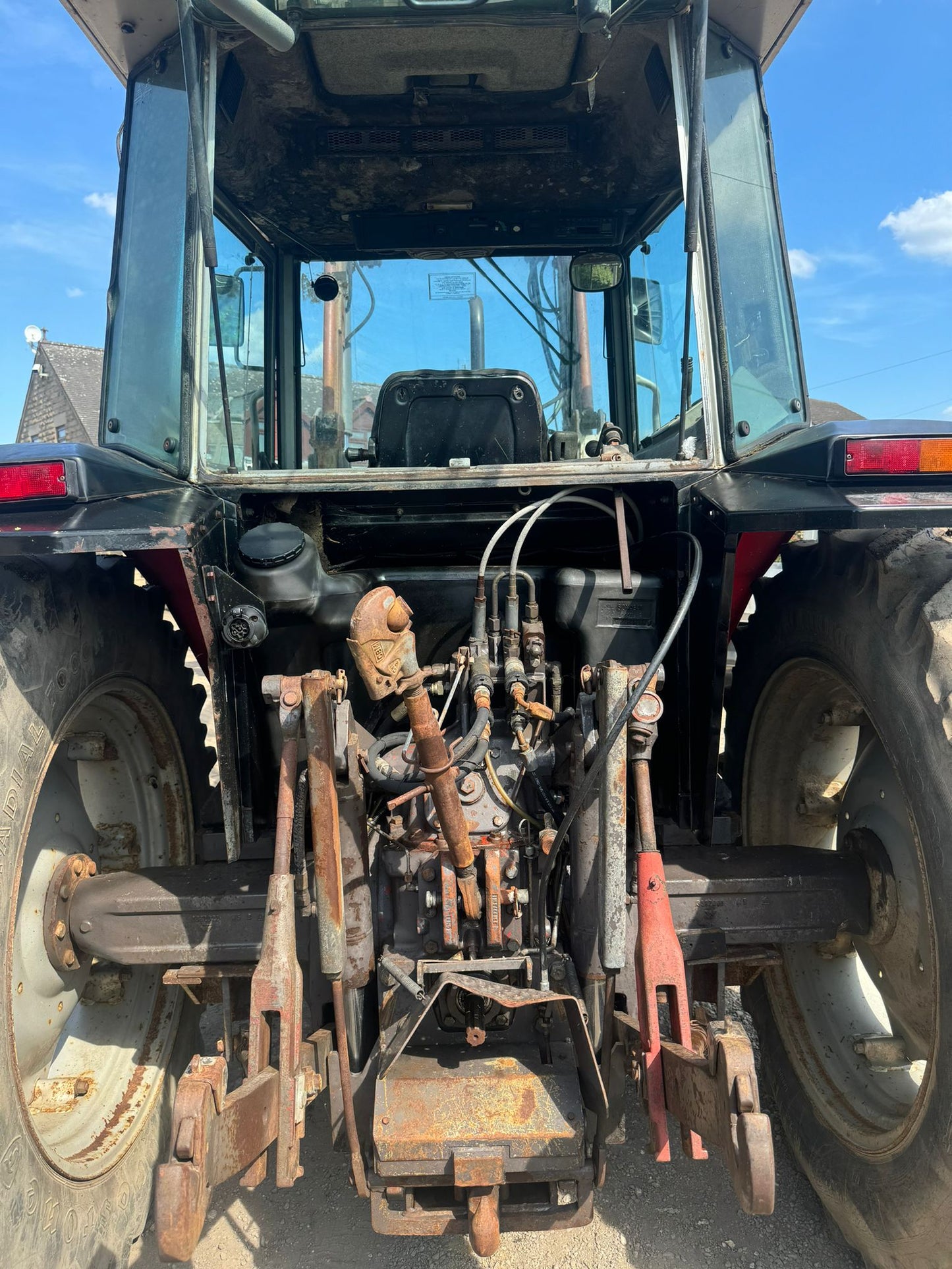 MASSEY FURGUSON 3080 LOADER TRACTOR
