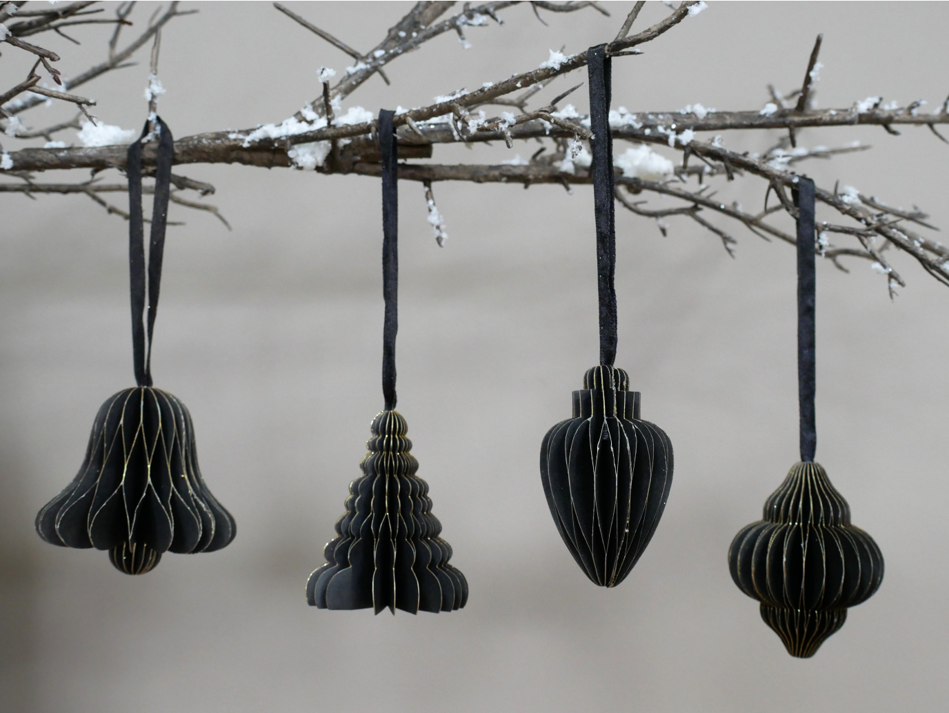 Set Of 4 Decorations (8cm) - Black