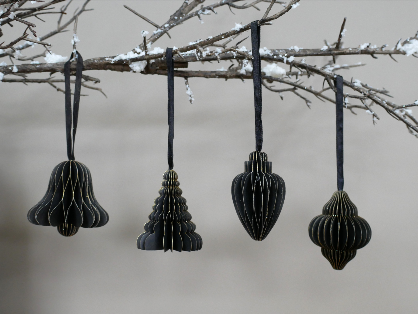 Set Of 4 Decorations (8cm) - Black