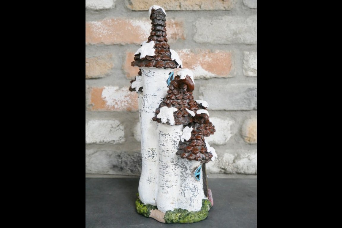 Pine Cone House (Large)