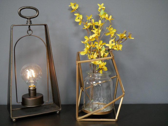 Flower Holder/Vase
