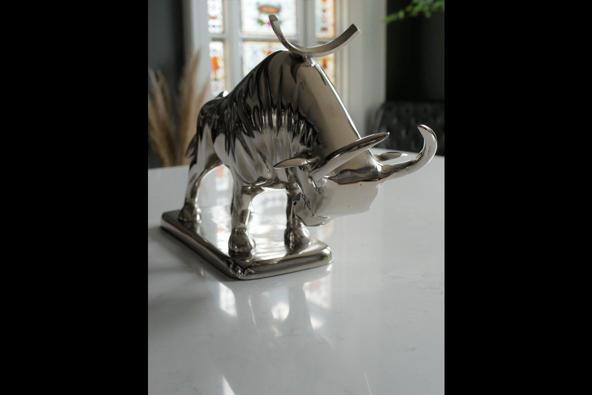 Bull Bottle Holder With Base