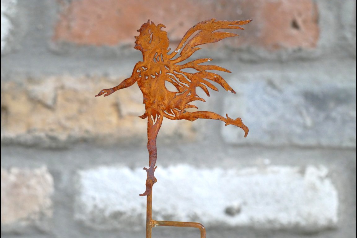 Set Of 6 Rusty Mini Stakes