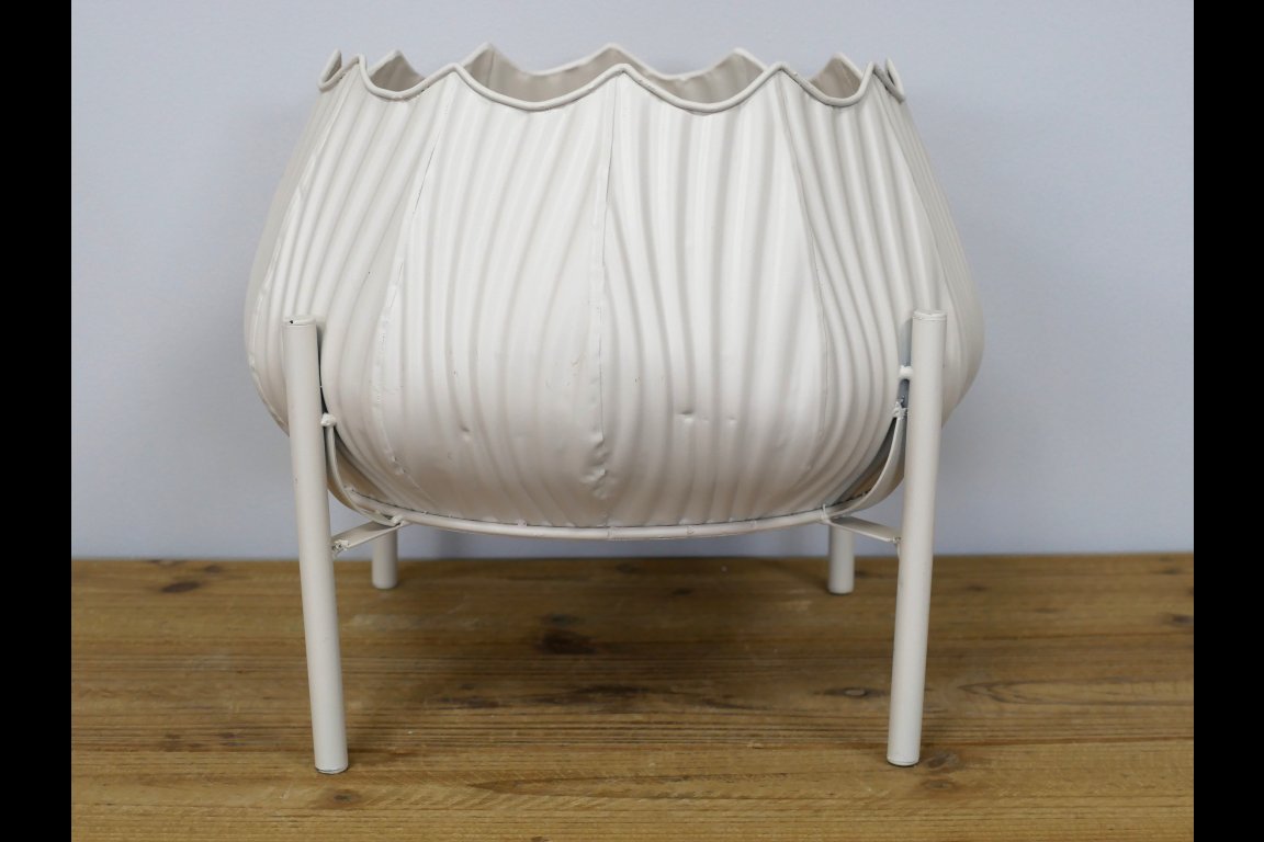 Cream Planter