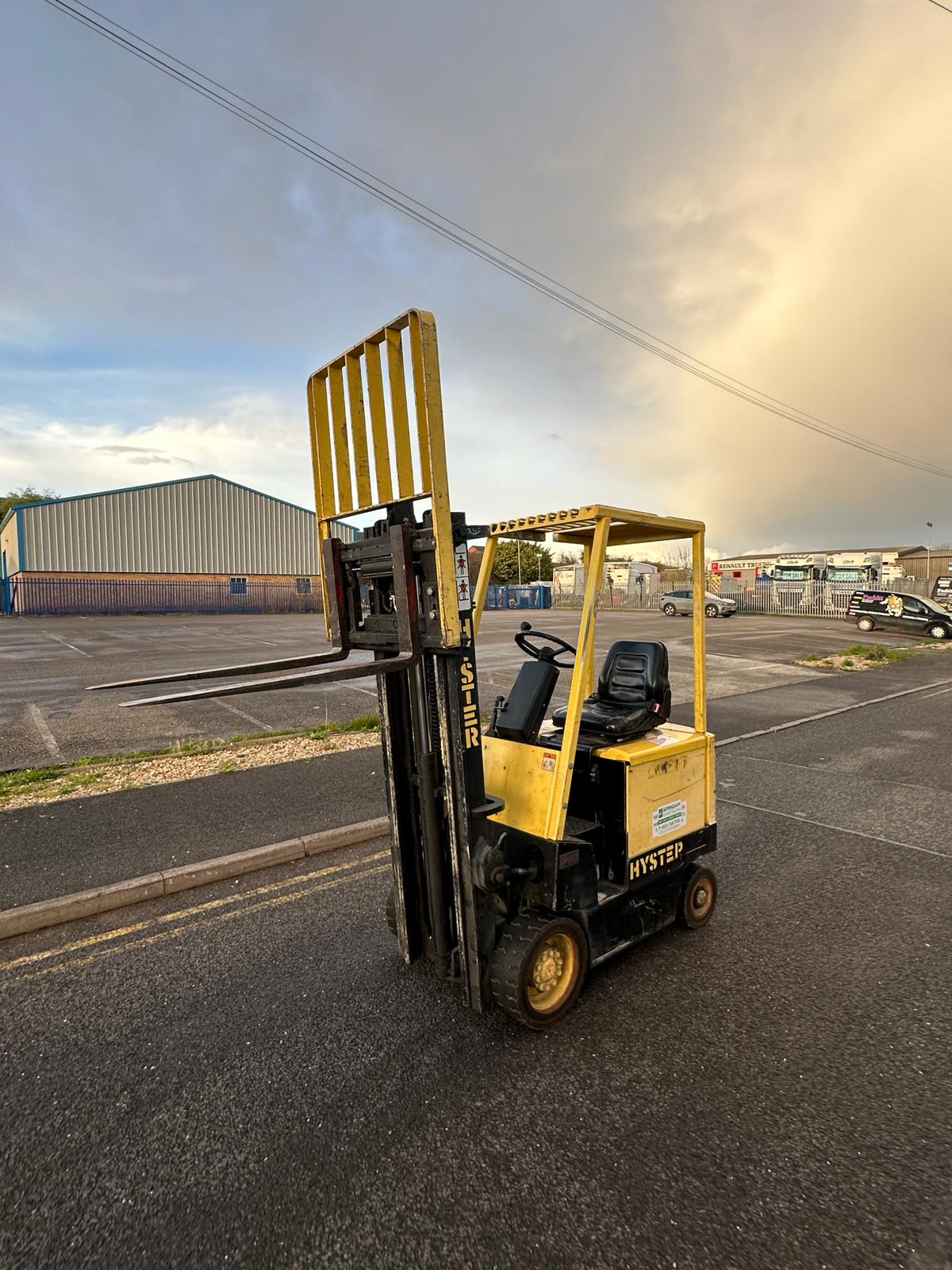 1996 Hyster E125XL 1.25 ton Forklift