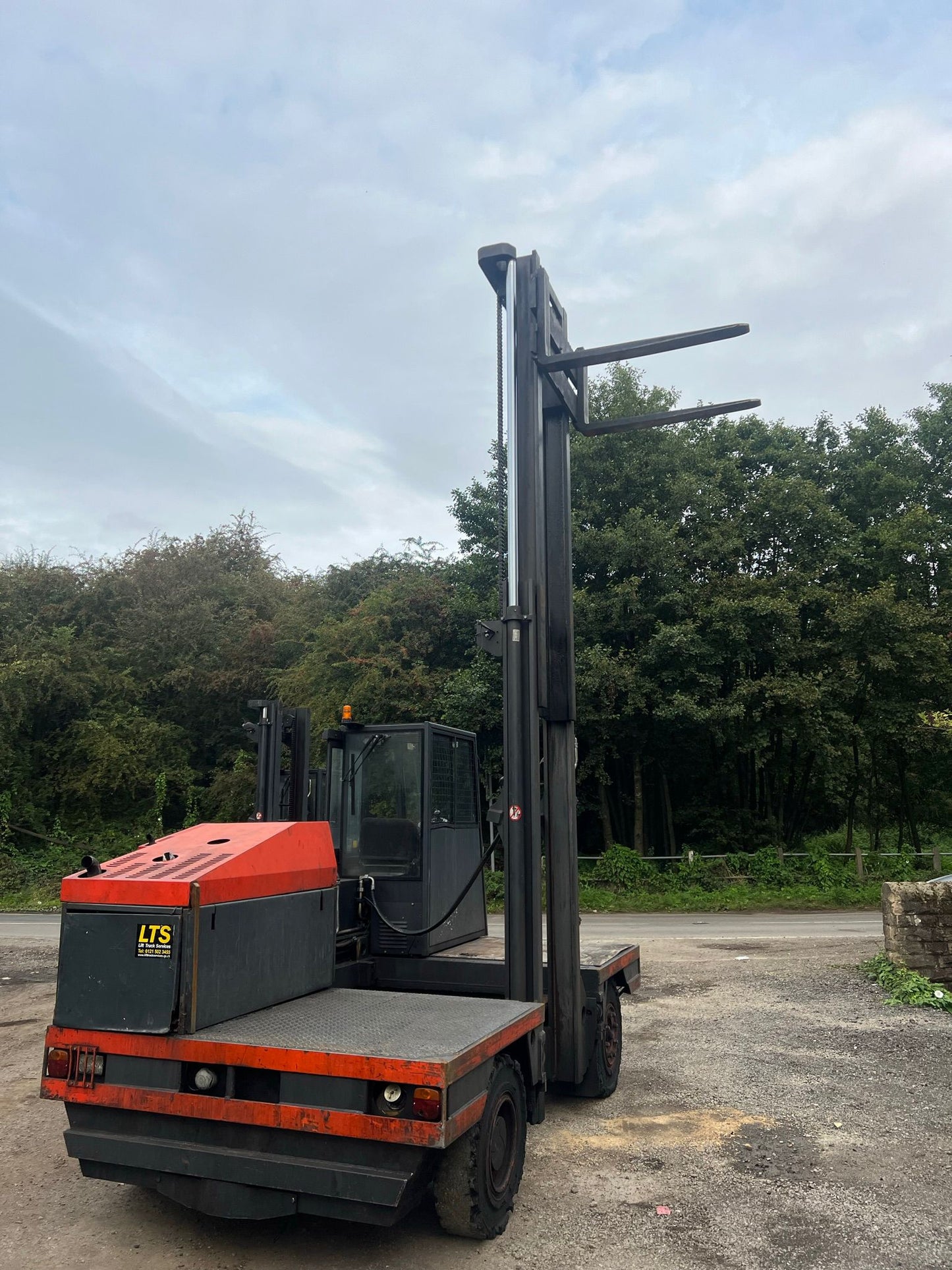 LINDI S40 SIDE LOADER FORKLIFT
