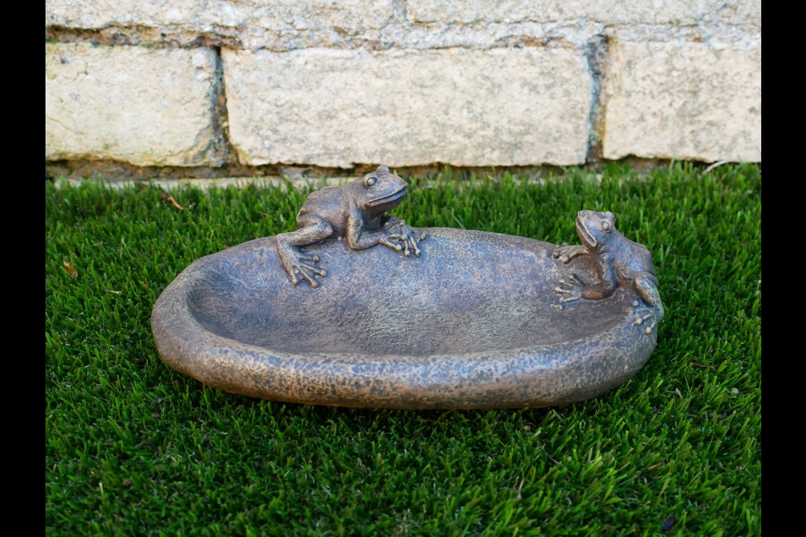 Two Frogs Bird Feeder