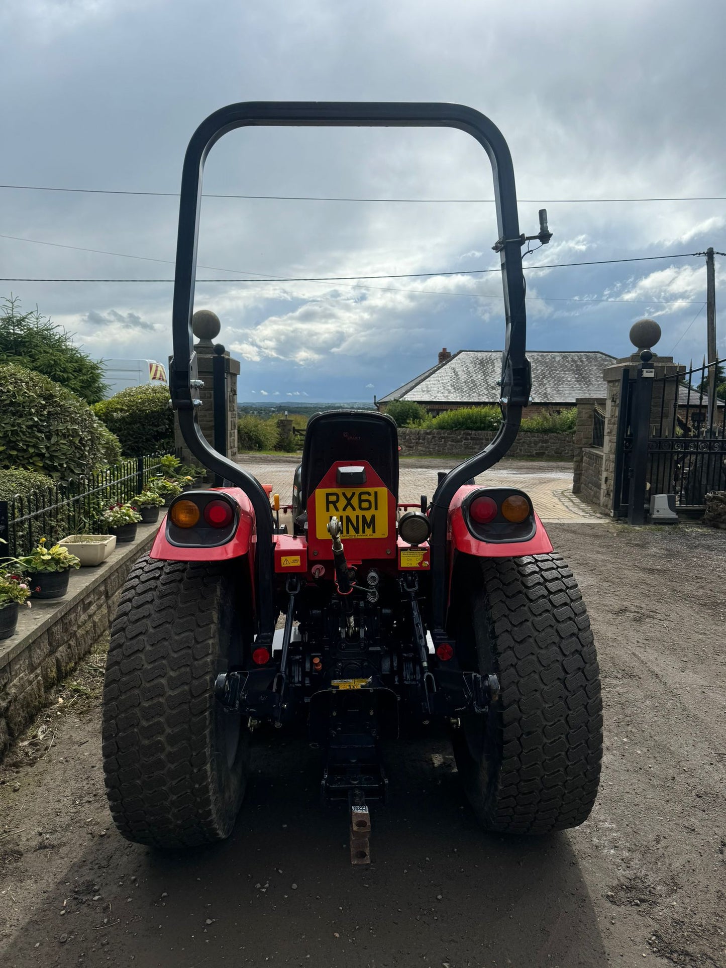 2012 MCCORMICK X10.35H COMPACT TRACTOR WITH UNDERSLUNG DECK 34 HP