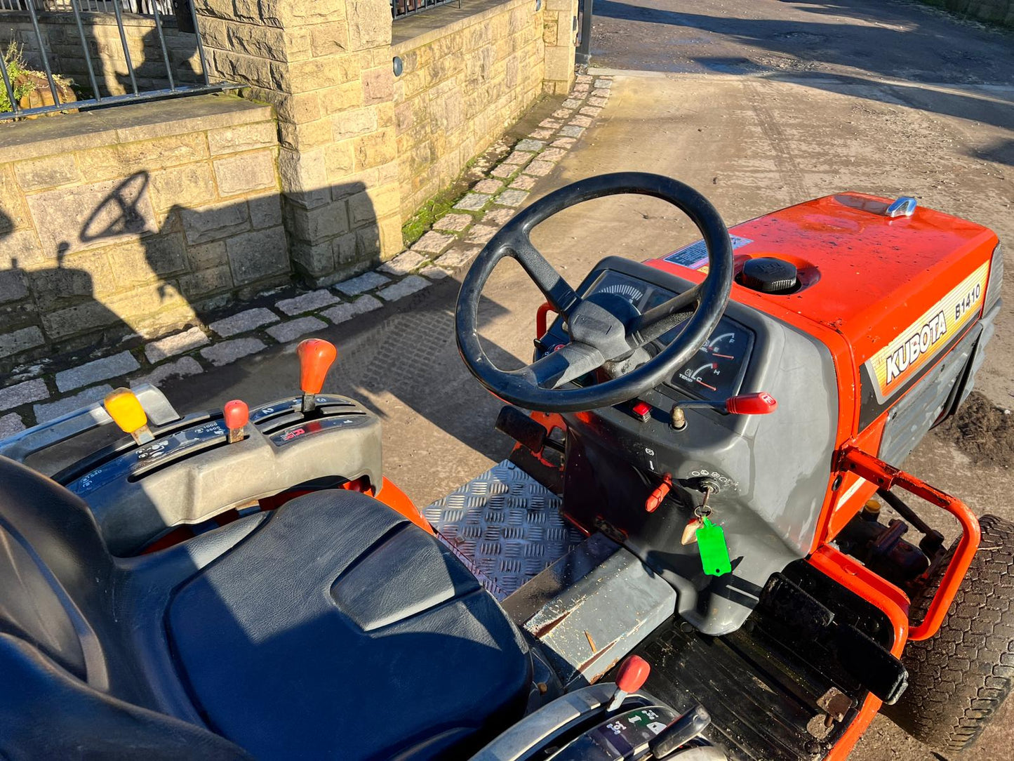 KUBOTA B1410 COMPACT TRACTOR