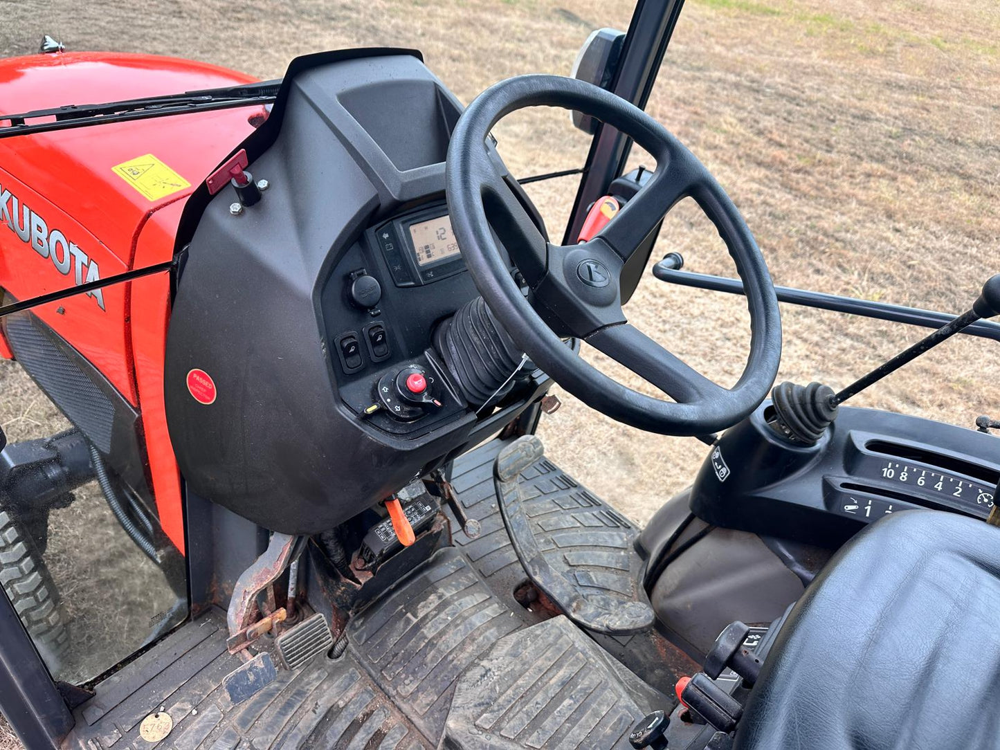 65 REG. KUBOTA B2350 23HP 4WD COMPACT TRACTOR WITH HYDRAULIC 4 WAY BLADE