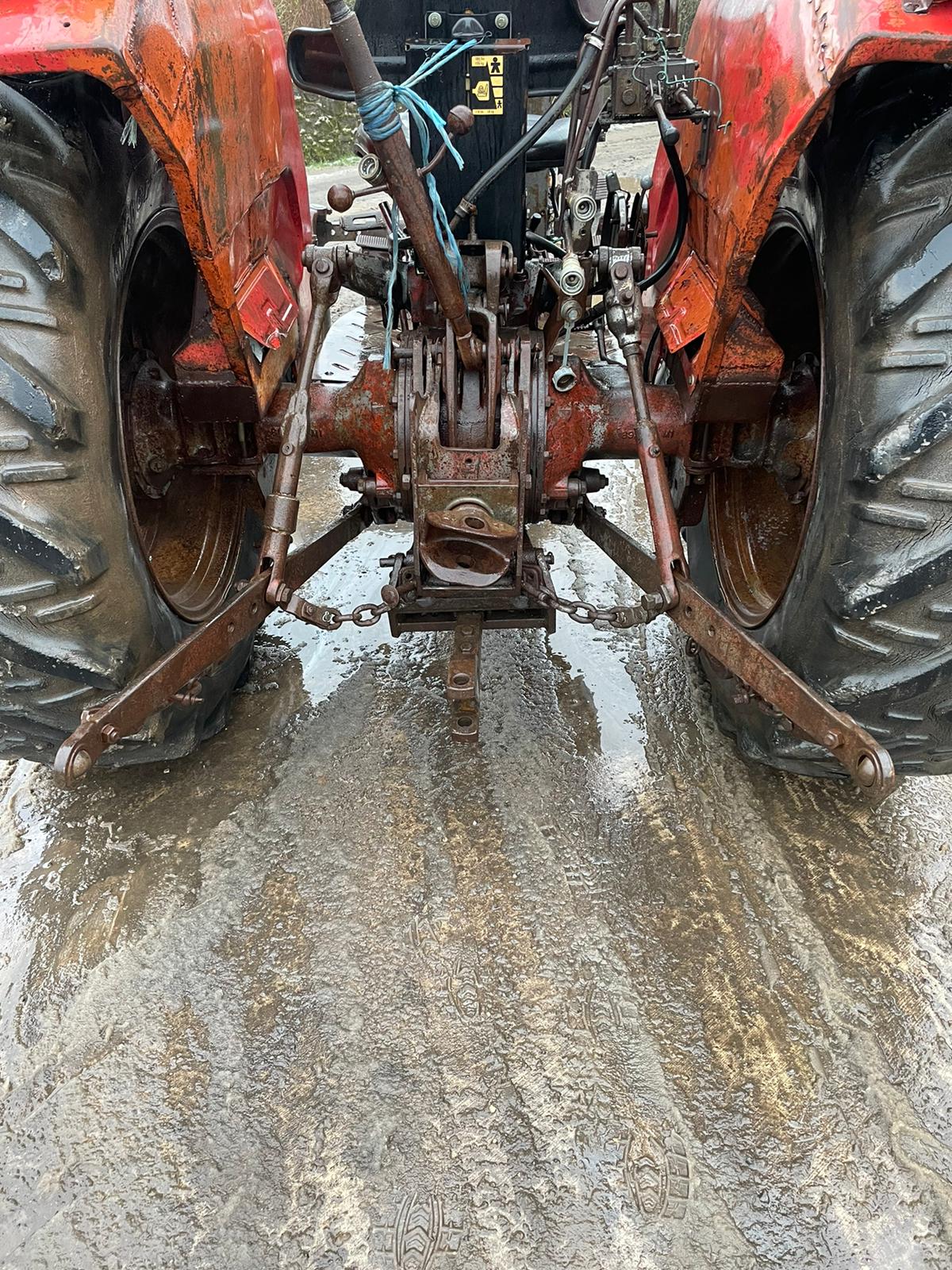 MASSEY FERGUSON 178 TRACTOR, RUNS AND DRIVES