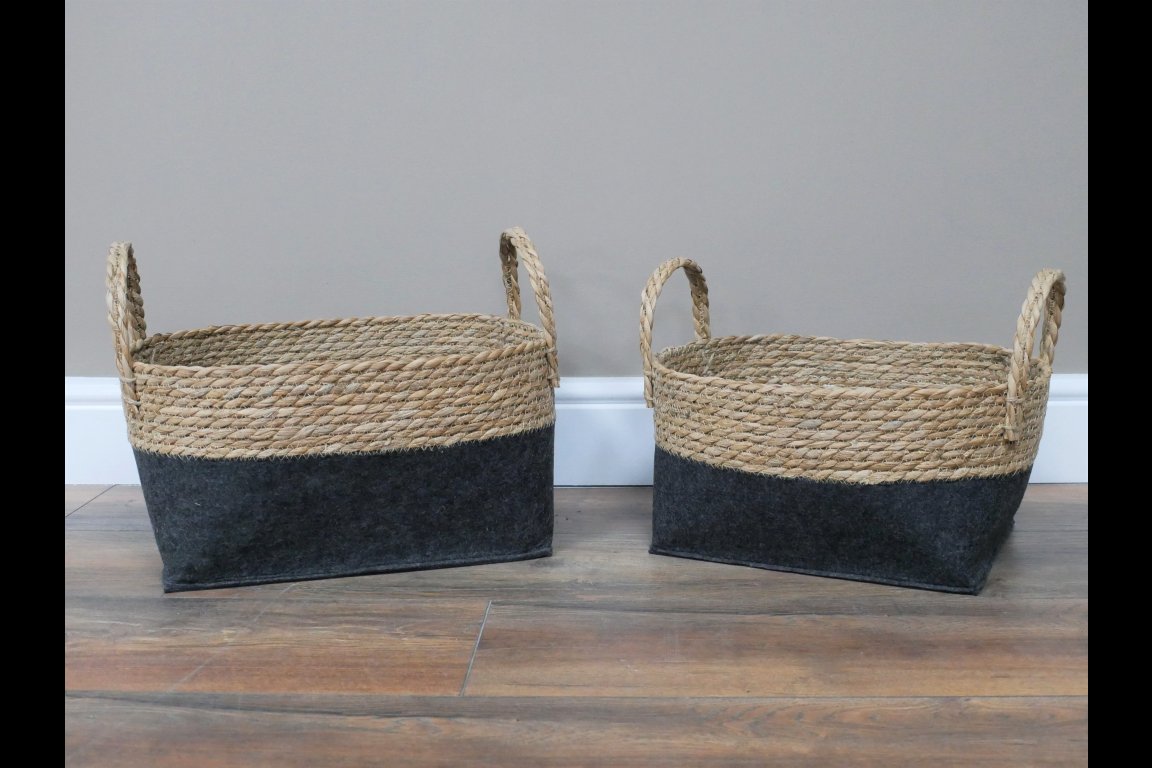 Set Of Two Baskets / Planters