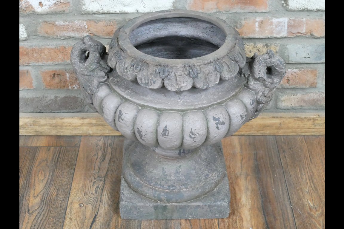 Urn