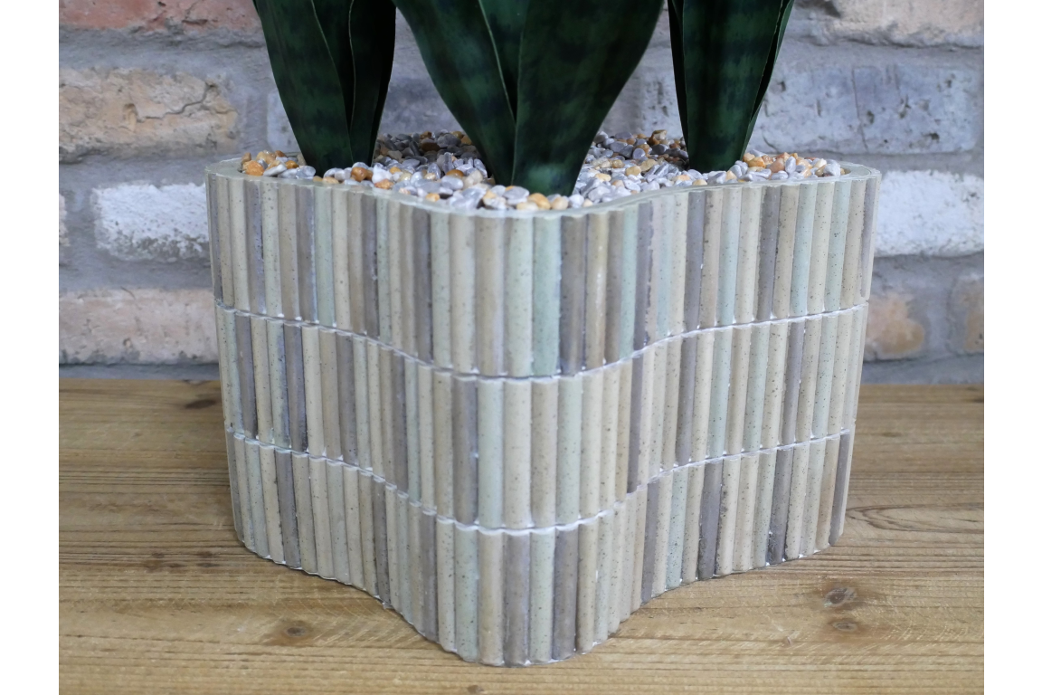 Planter & Artificial Plants
