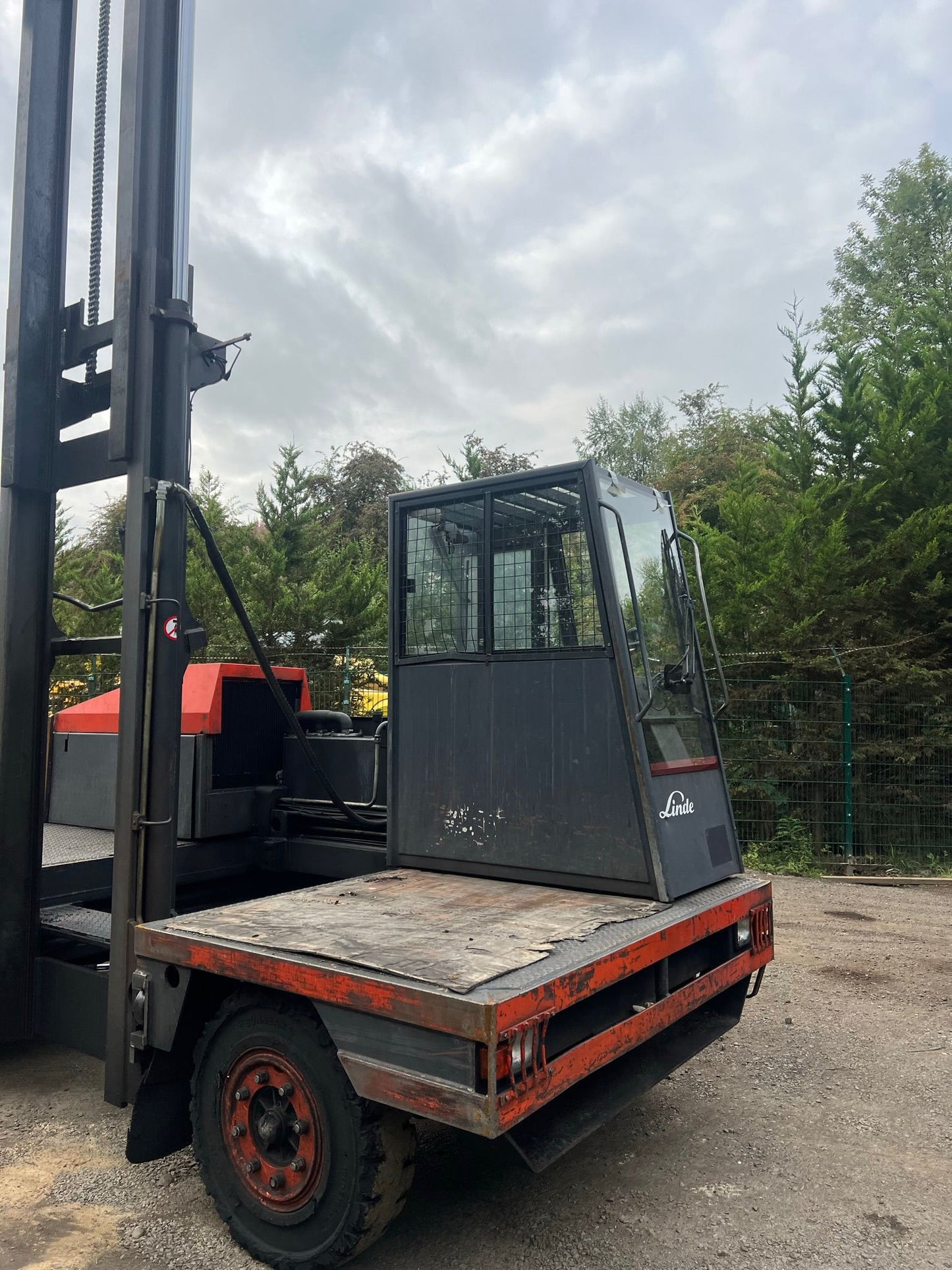 LINDI S40 SIDE LOADER FORKLIFT