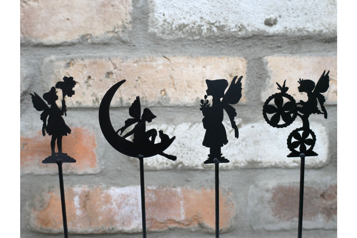 Set Of 4 Small Stakes