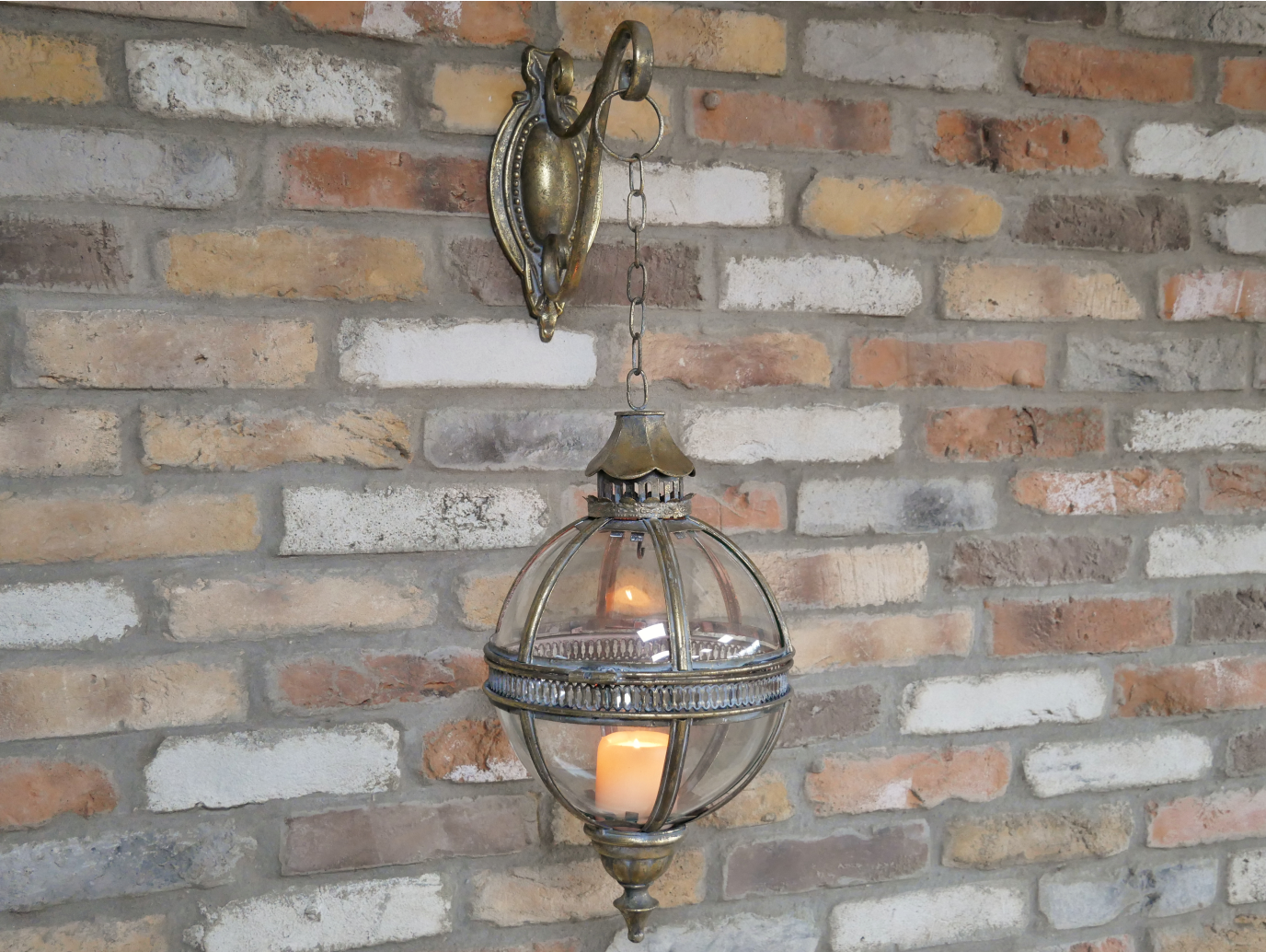 Lantern & Bracket