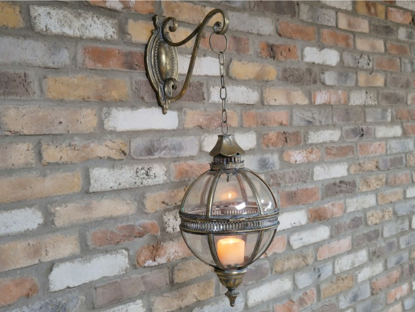 Lantern & Bracket