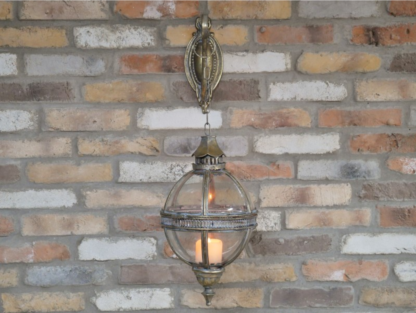 Lantern & Bracket