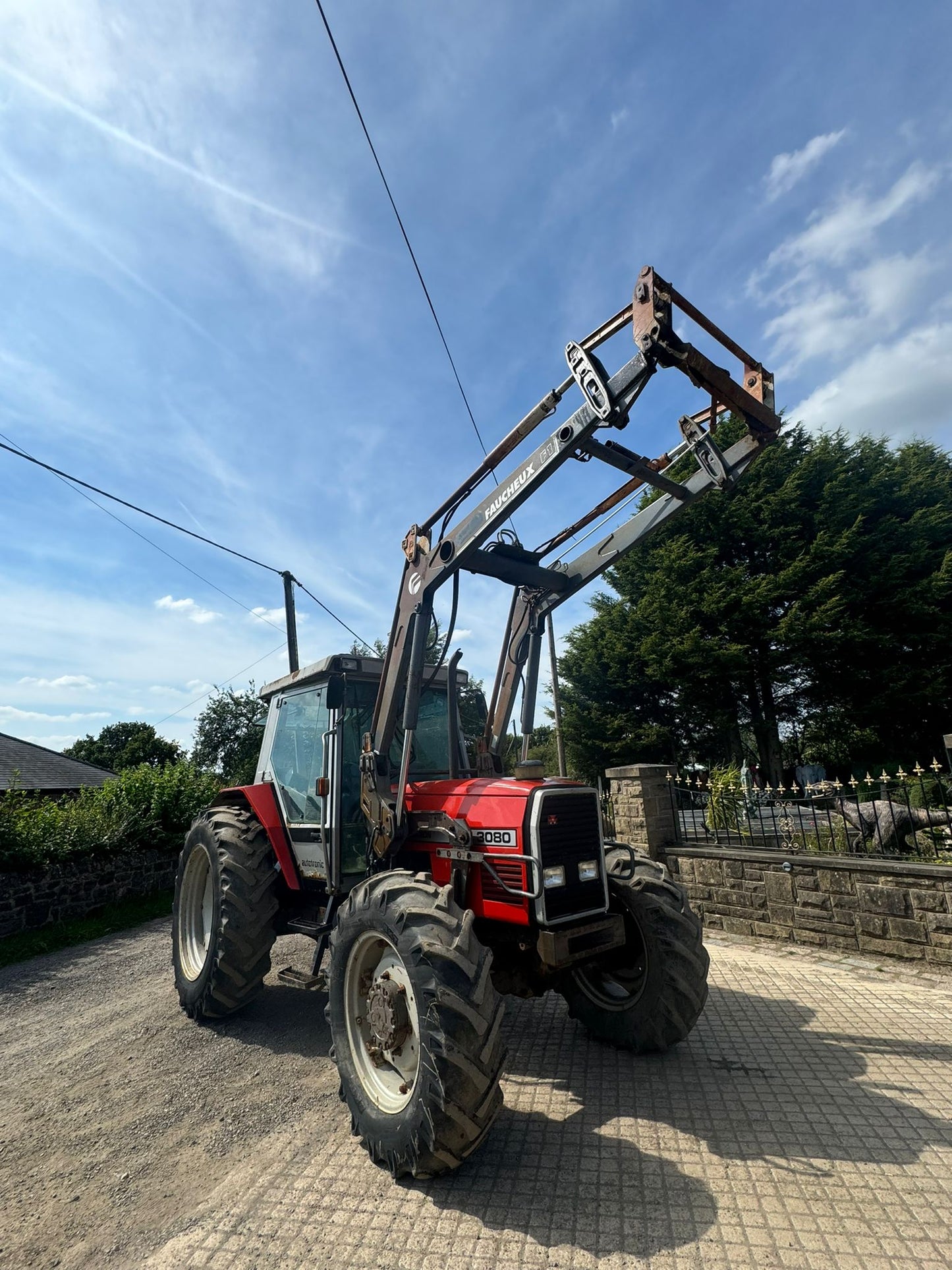 MASSEY FURGUSON 3080 LOADER TRACTOR