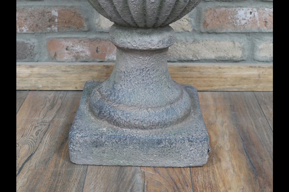 Urn