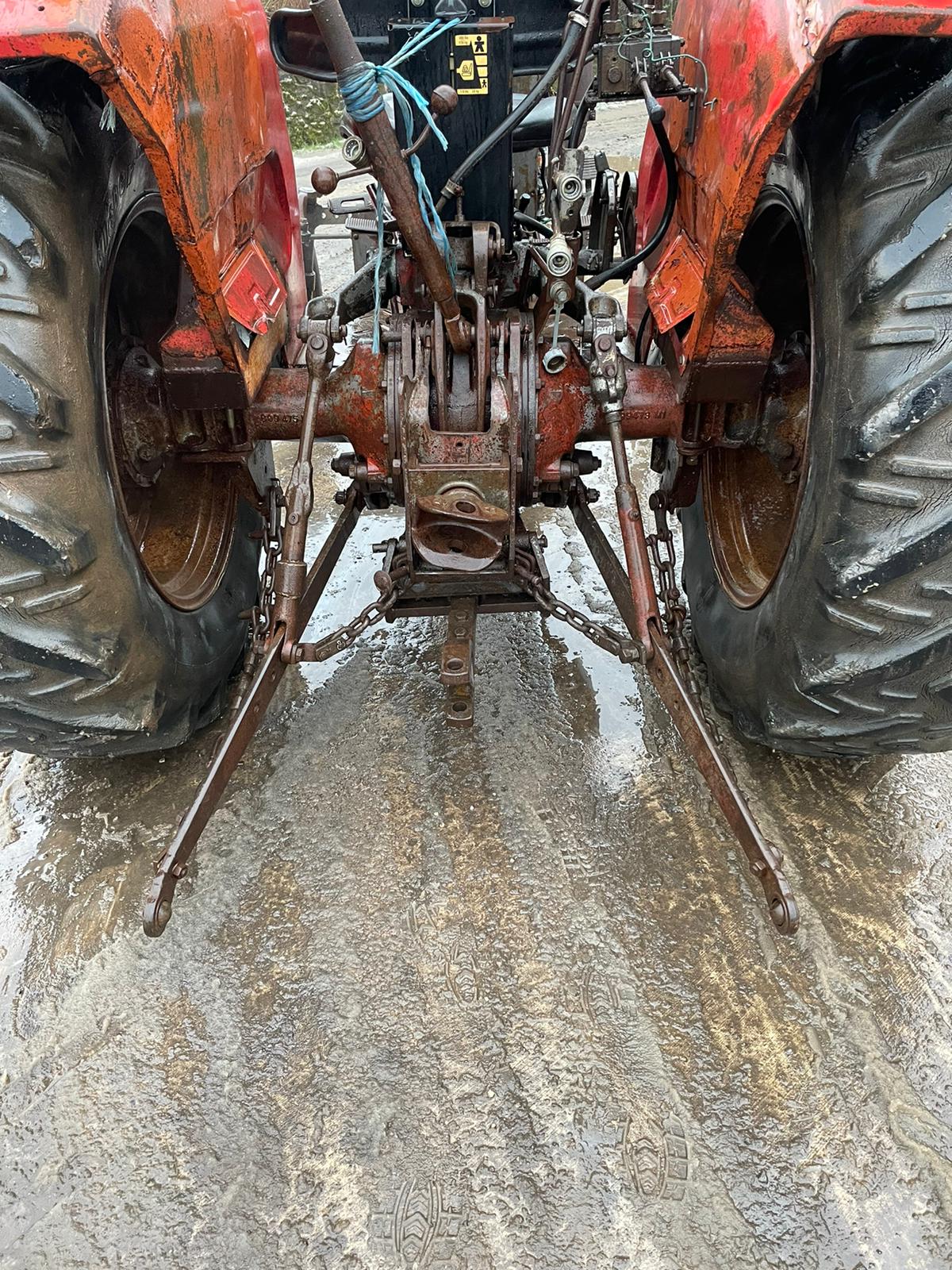 MASSEY FERGUSON 178 TRACTOR, RUNS AND DRIVES