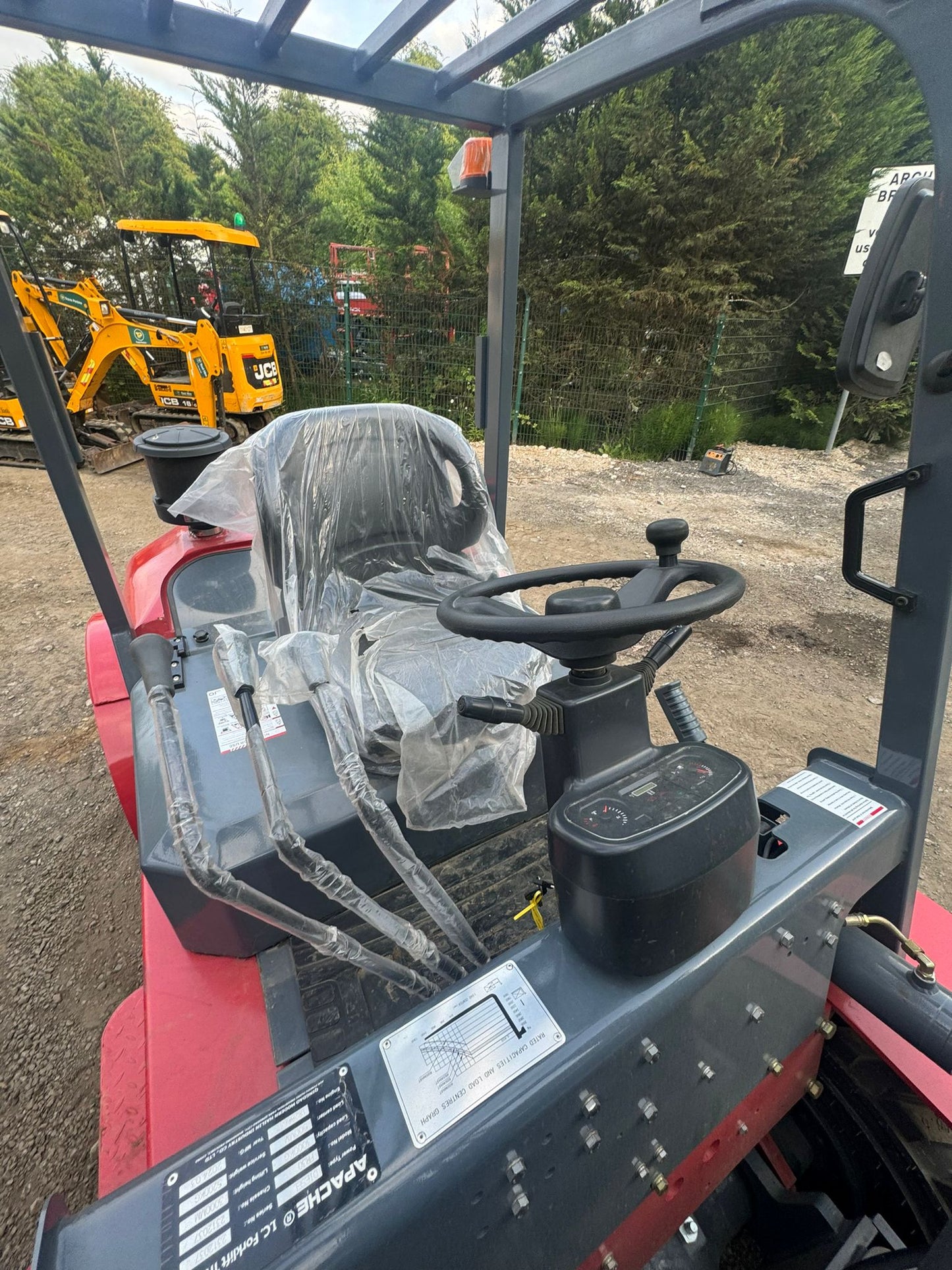 NEW/UNUSED 2024 APACHE FR30 3 TON DIESEL ROUGH TERRAIN FORKLIFT