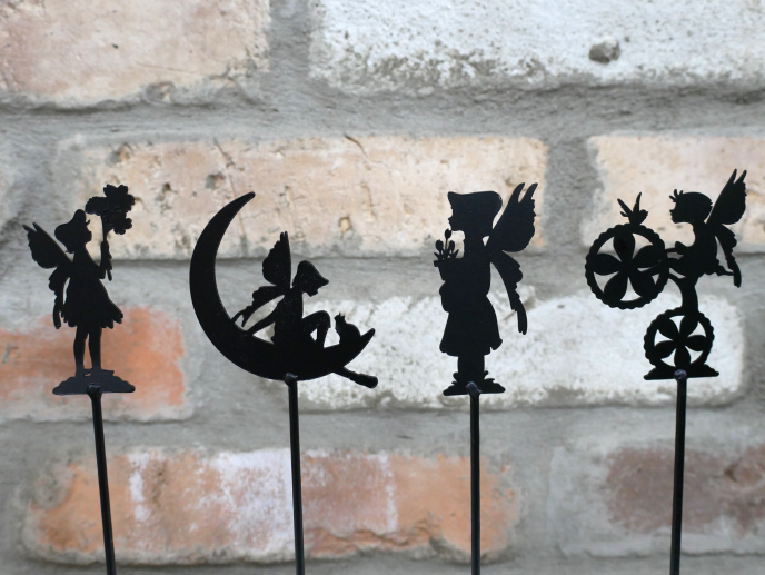 Set Of 4 Small Stakes