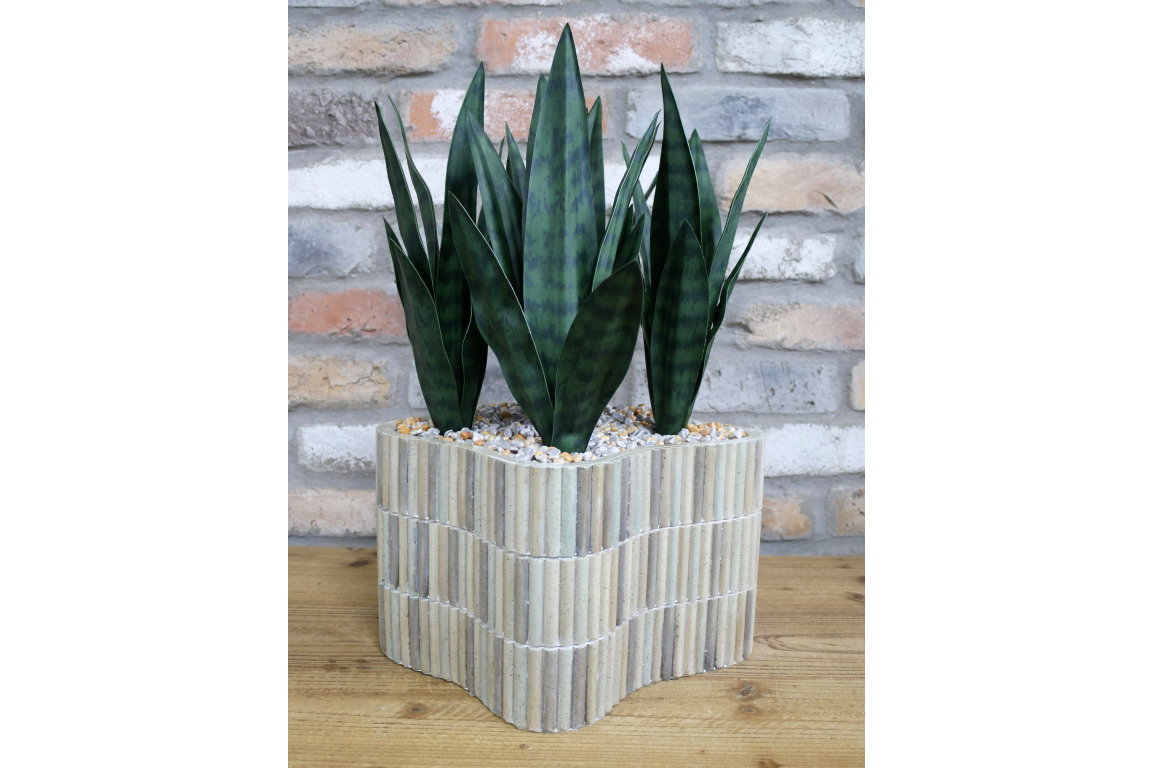 Planter & Artificial Plants