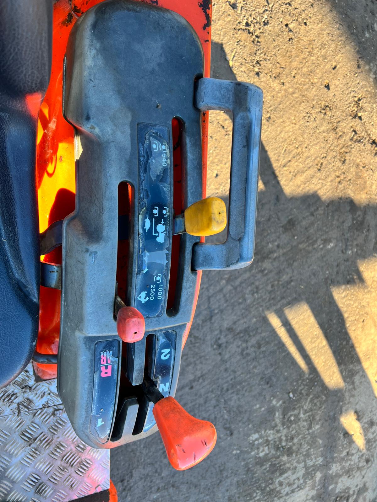 KUBOTA B1410 COMPACT TRACTOR