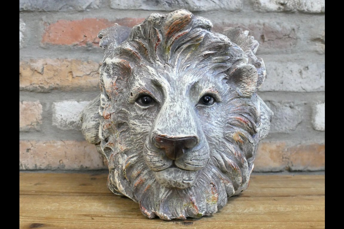 3 Lion Head Planter