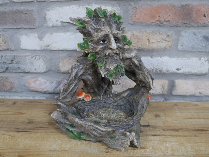Treeman Birdfeeder