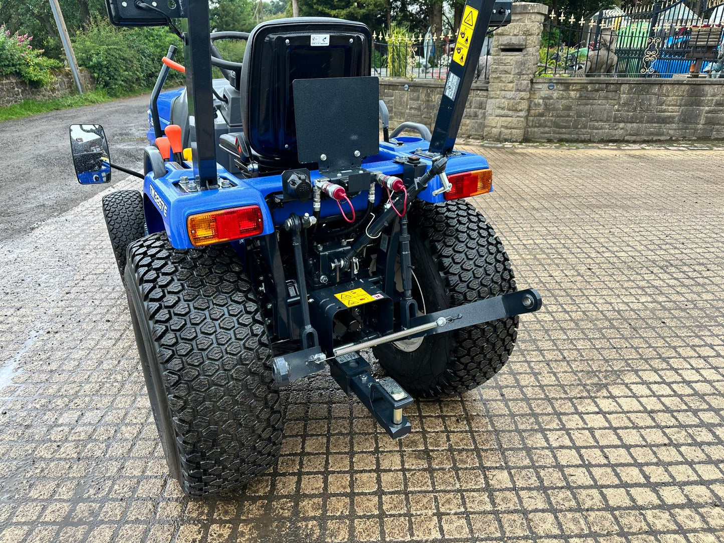 NEW/UNUSED ISEKI TM3267E 26HP 4WD COMPACT TRACTOR