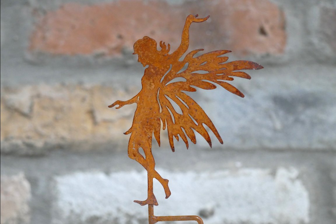 Set Of 6 Rusty Mini Stakes