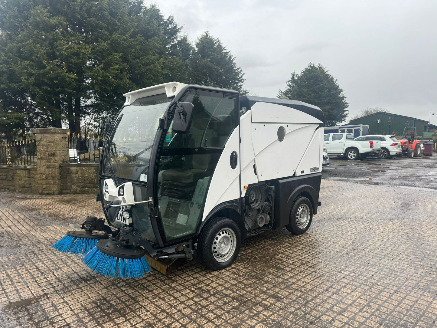 2012/61 JOHNSTON CN101 COMPACT ROAD SWEEPER