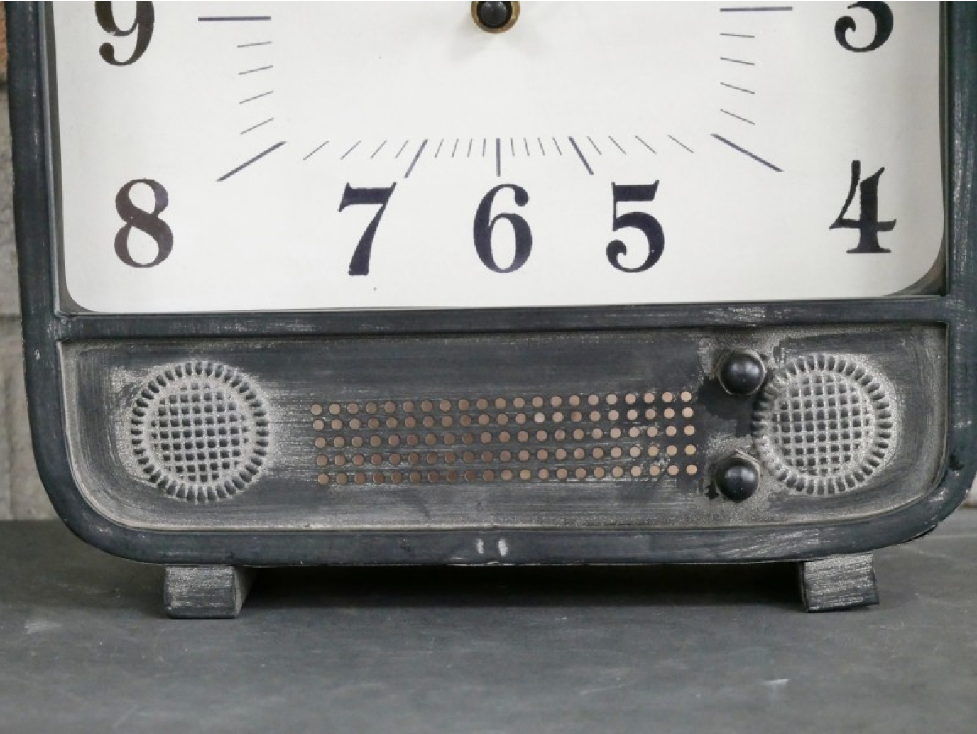 Retro TV Clock