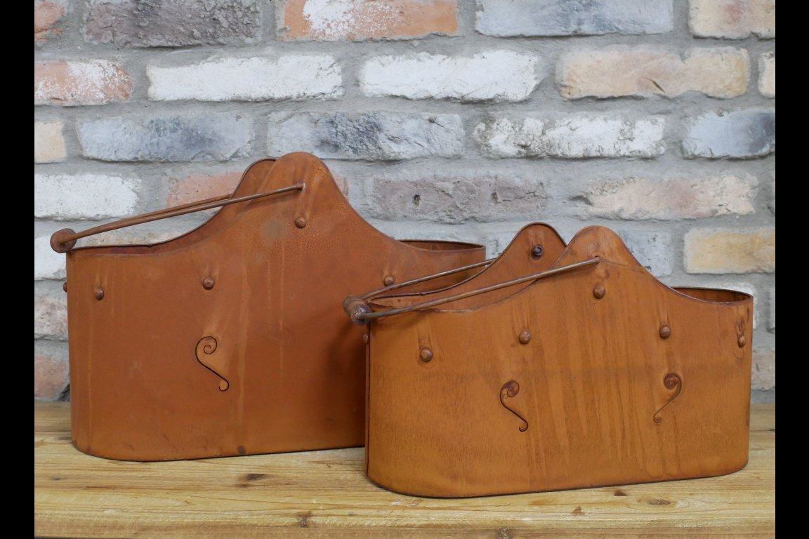 Set Of 2 Rusty Planters