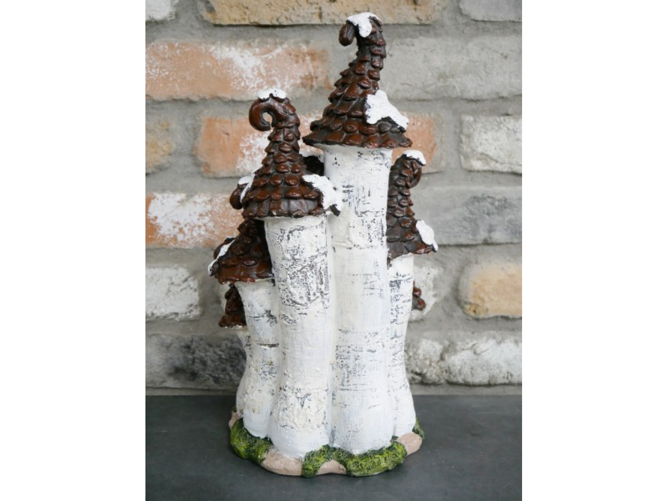 Pine Cone House (Large)