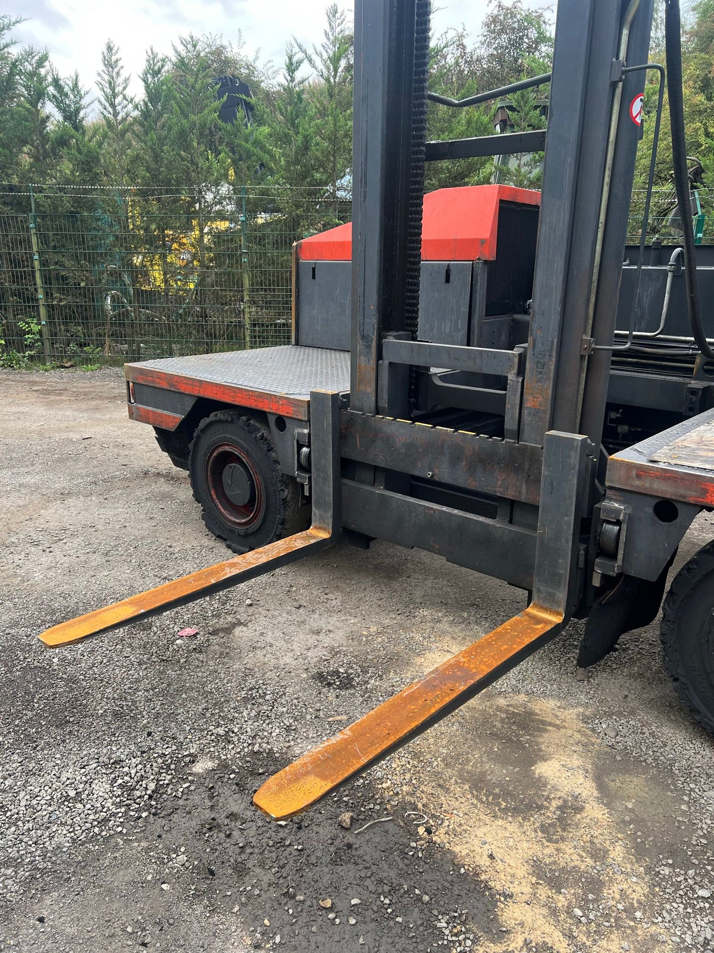 LINDI S40 SIDE LOADER FORKLIFT