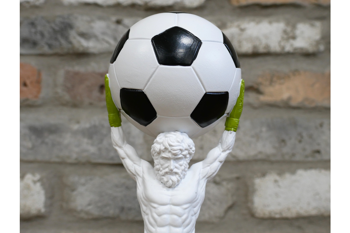 Atlas At The Pitch