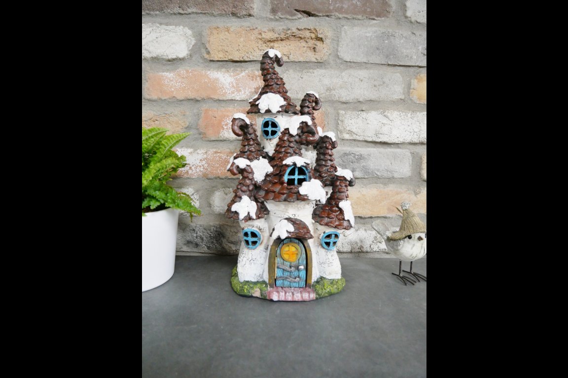 Pine Cone House (Large)