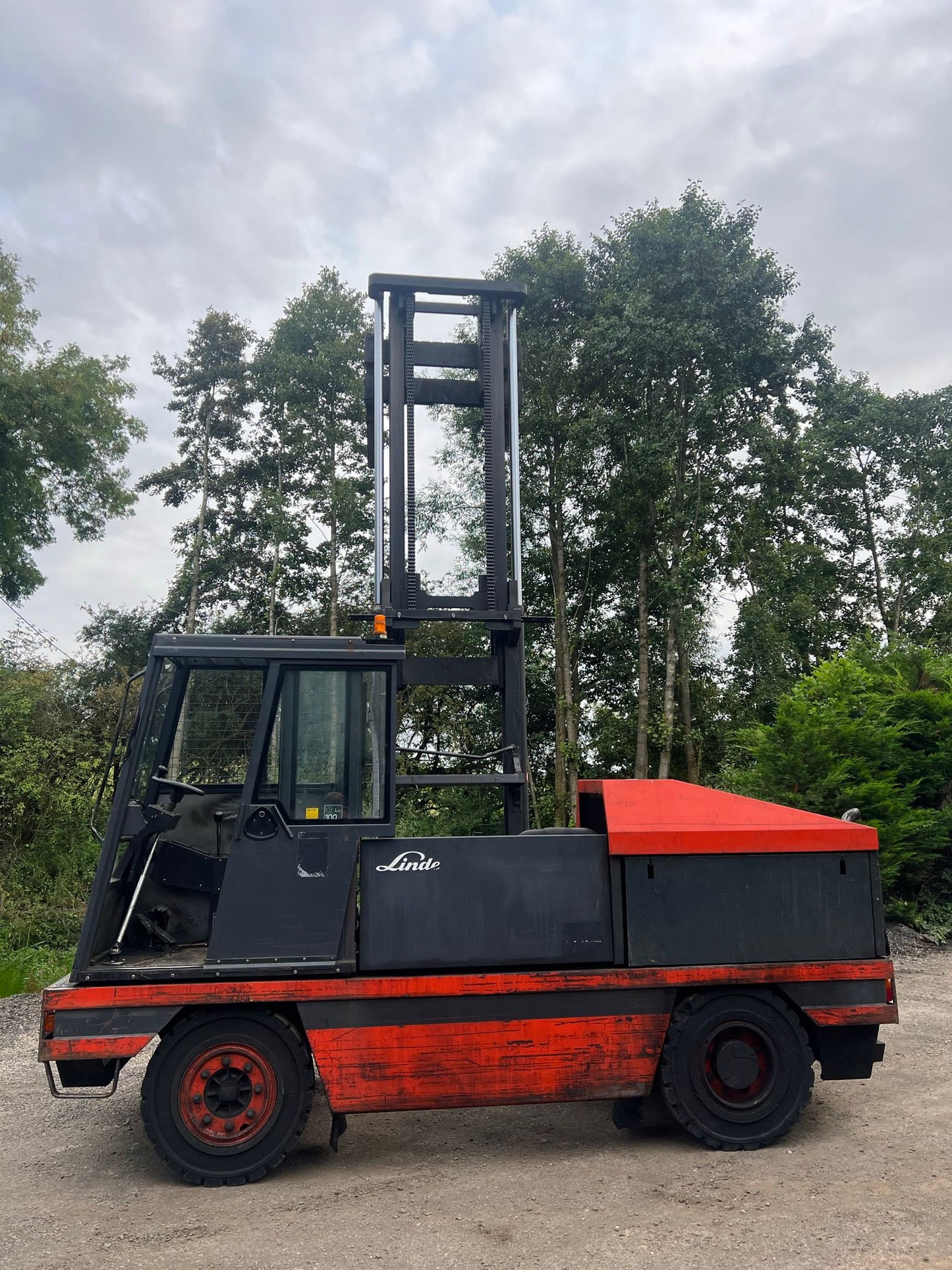 LINDI S40 SIDE LOADER FORKLIFT