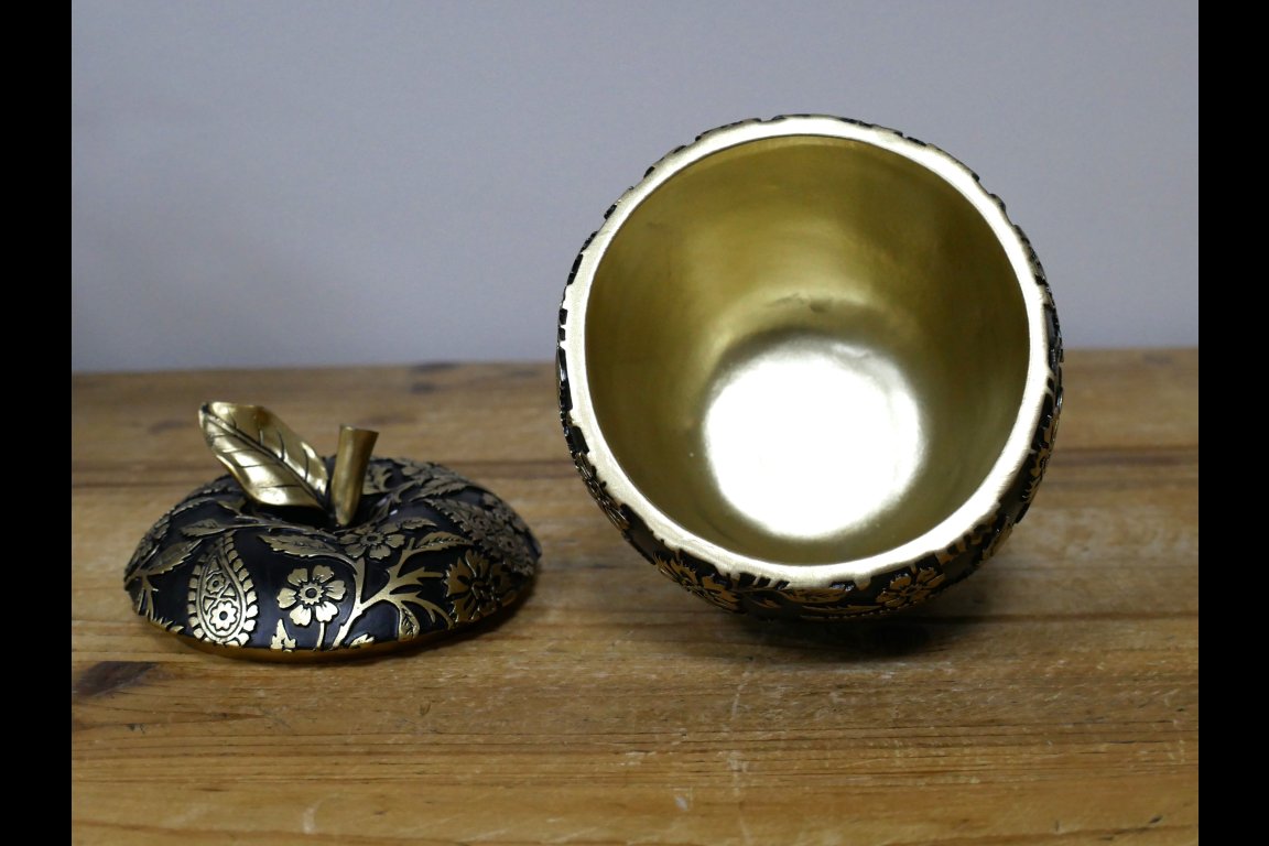 Black & Gold Apple