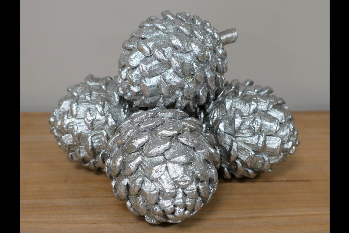 Set Of 4 Pinecones