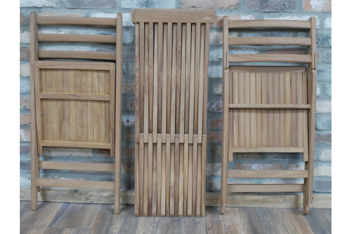 T42 Teak Folder