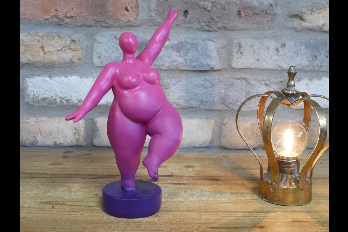 Dancing Lady