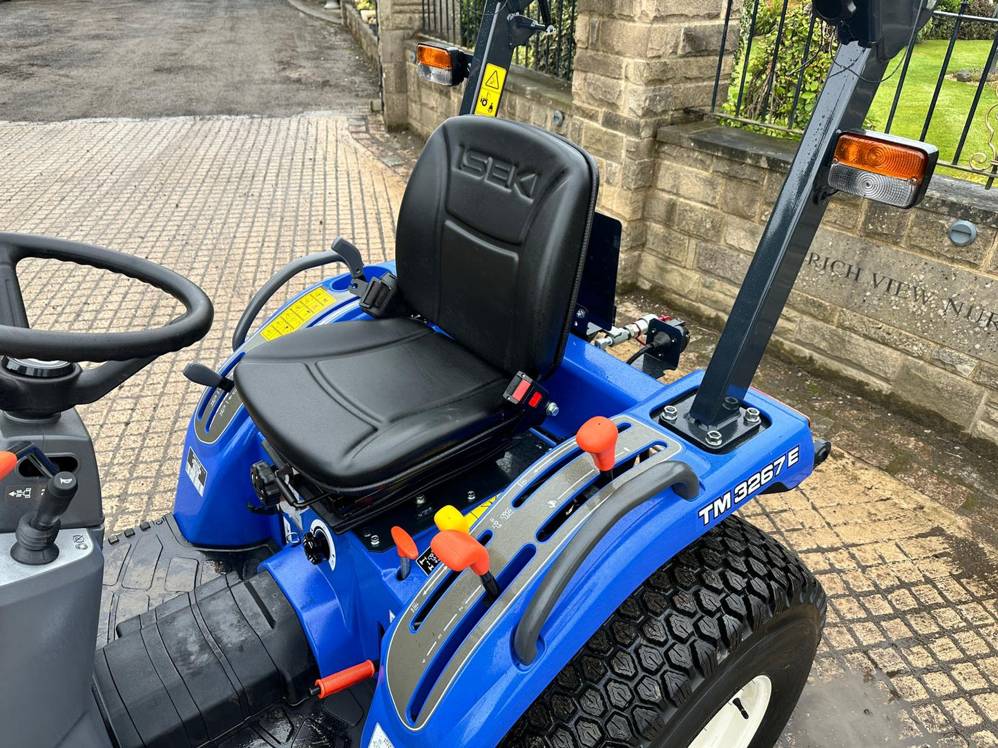 NEW/UNUSED ISEKI TM3267E 26HP 4WD COMPACT TRACTOR