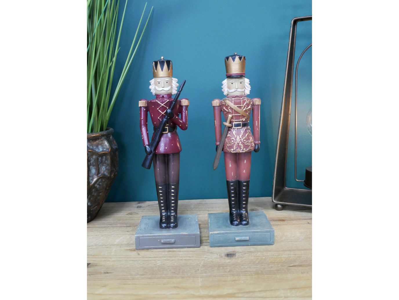 Set Of 2 Soldiers